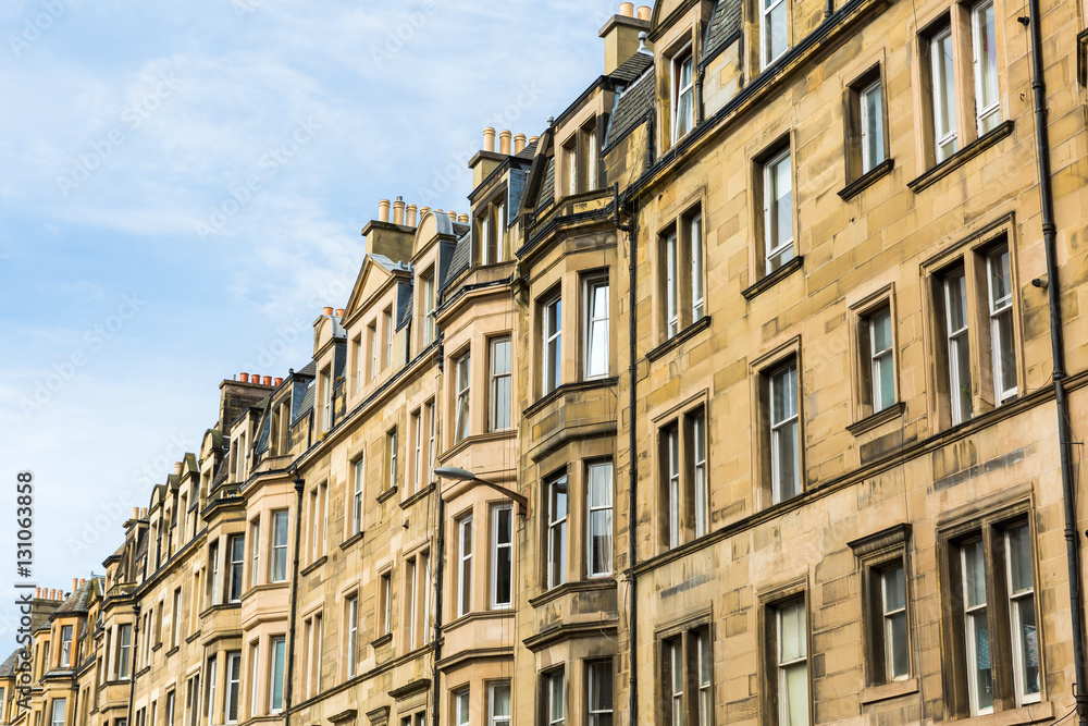 facades of old city buildings in Edinburgh