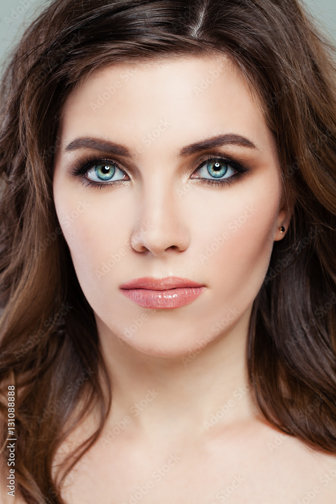Natural Makeup. Beautiful Woman with Perfect Make-up. Face close