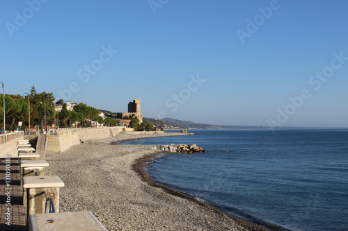 Castello Roseto Capo Spulico Mare e Spiaggia