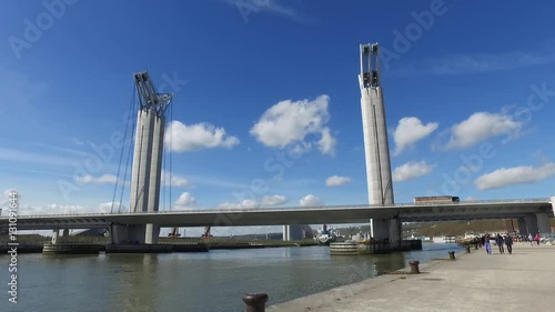 Pont levant sur la seine