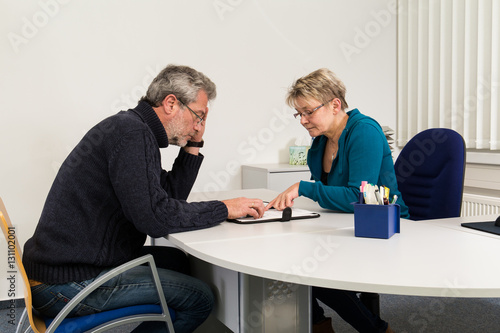 Geschäftsfrau in der Kundenberatung