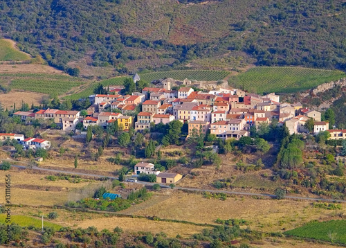 Cucugnan im S  den Frankreichs - Cucugnan in southern France  Corbieres