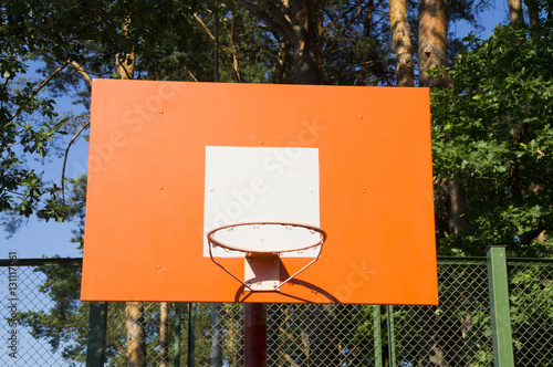 баскетбольная доска оранжевого цвета