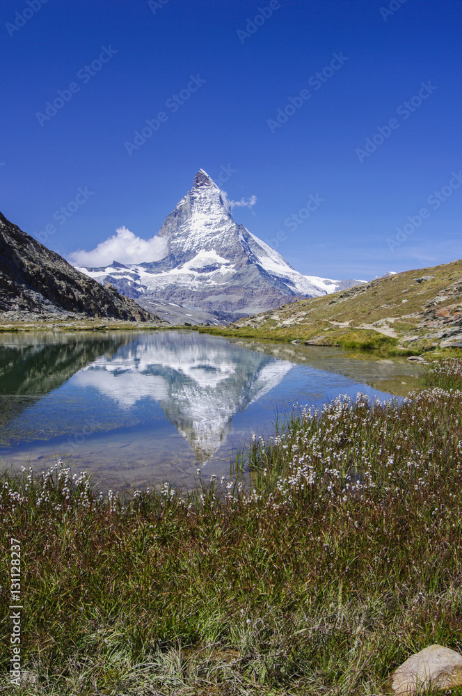 ZERMATT - Matterhornspigelung im Riffelsee ZERMATT - Matterhornspigelung im Riffelsee