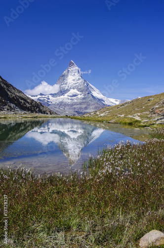 ZERMATT - Matterhornspigelung im Riffelsee