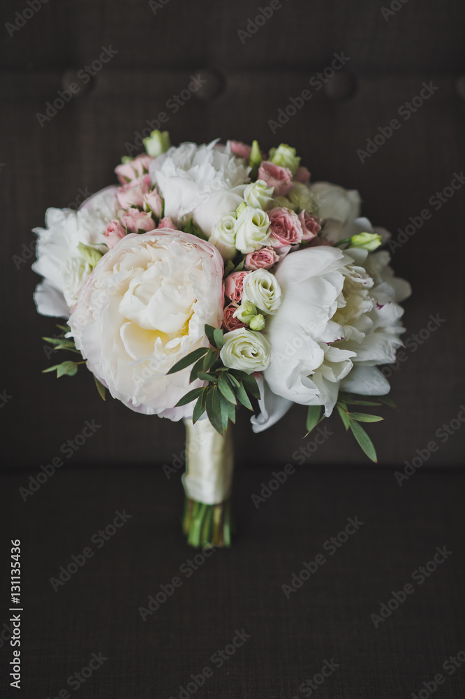 Photo of the bouquet on the big chair 6736. Photo of the bouquet on the big chair 6736.