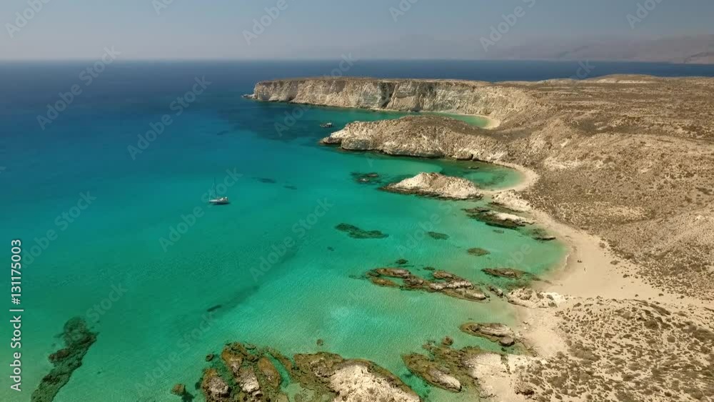 Isola deserta di Koufonissi a sud di Creta nel Mar Libico ripresa dall'alto
Isola deserta di Koufonissi a sud di Creta nel Mar Libico ripresa dall'alto