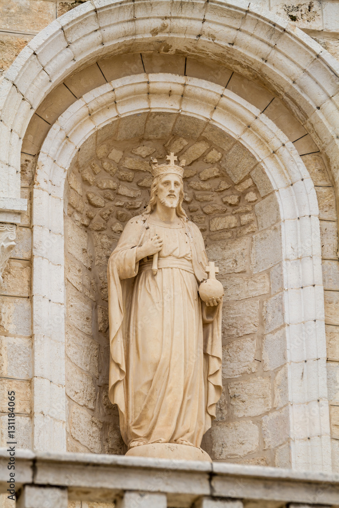 Obraz premium Sculpture in facade of the Catholic Wedding Church in Cana, Israel