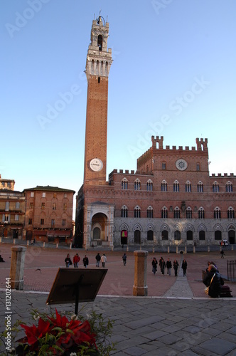 Piazza del Campo with Torre del Mangia, Siena, Tuscany, Italy.