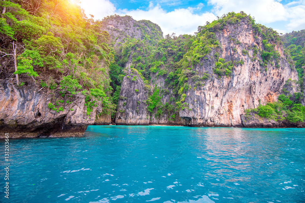 Fototapeta premium Phi phi island and ocean in thailand