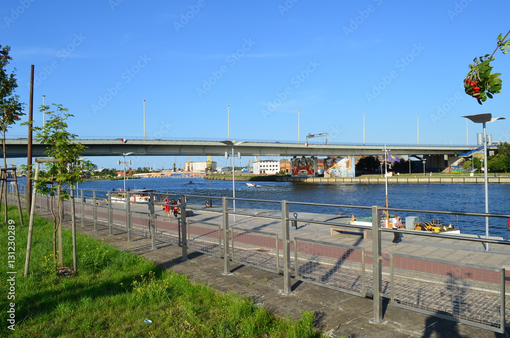 Szczecin-promenada wzdłuż Odry/Szczecin-promenade along The Oder River, Poland
