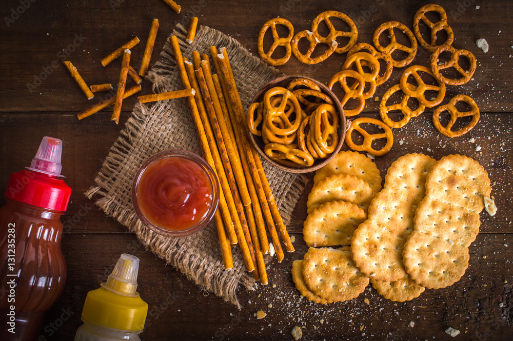 crackers and ketchup foto de Stock Adobe Stock