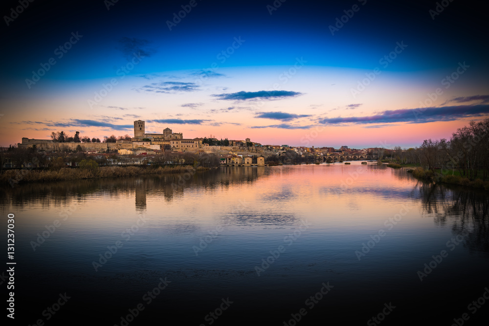 Zamora catedral panorámica ciudad con el río Duero