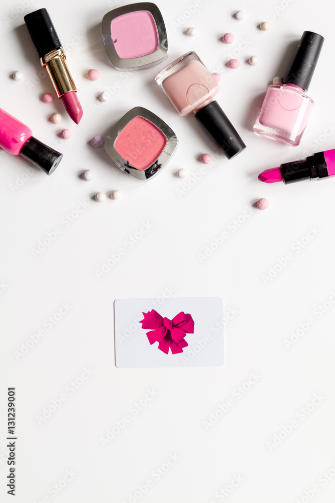 Obraz premium concept online shopping cosmetics white background top view mock up