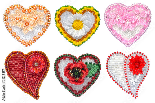 Set of beaded jewelry. Hearts brooch
