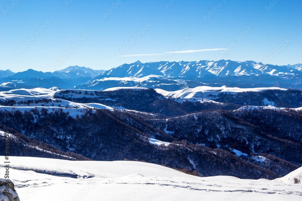 зимний пейзаж, снежные горы Кавказа