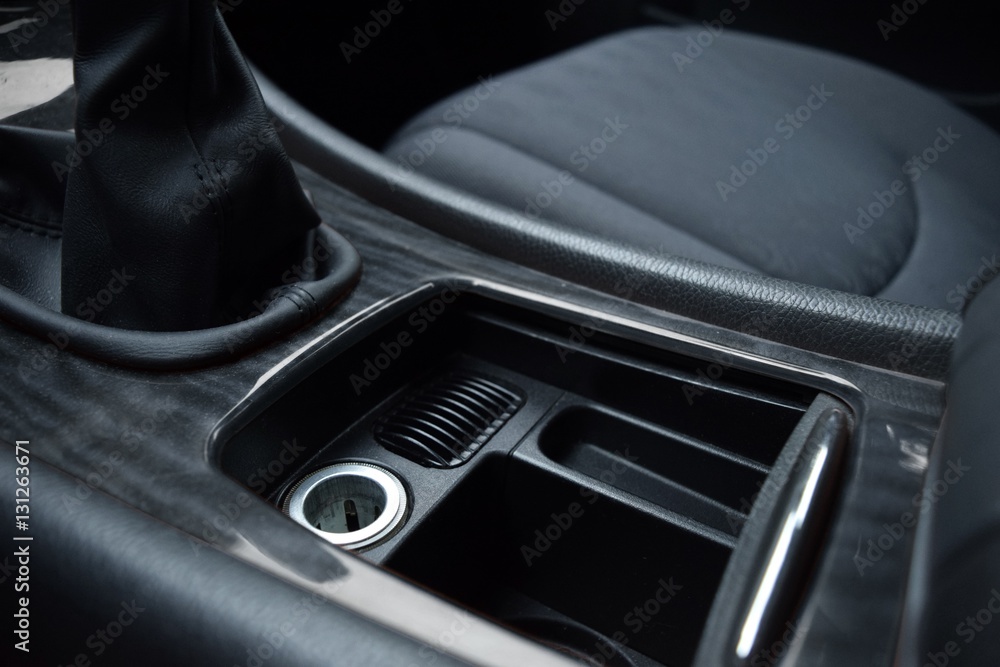 Obraz premium Zigarettenanzünder im Auto