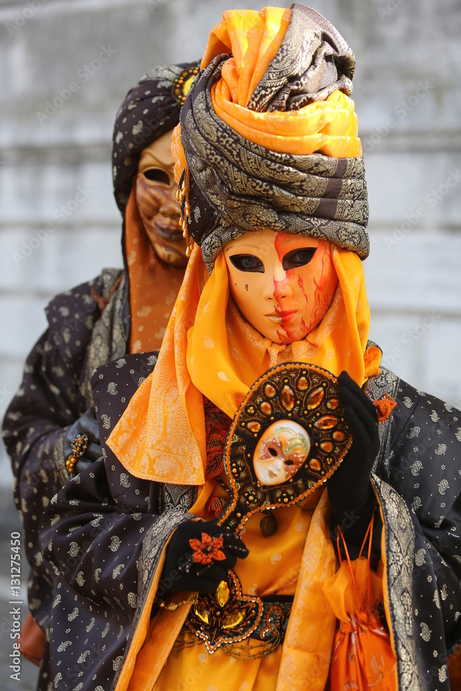 Venice masks couple