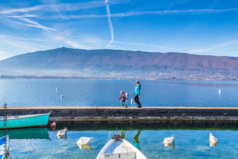 Fototapeta premium Lac d'Annecy en hiver