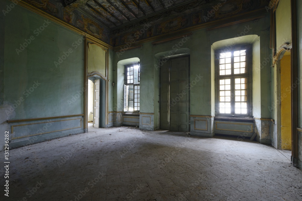 Urbex - ancient abandoned luxury room Urbex - ancient abandoned luxury room
