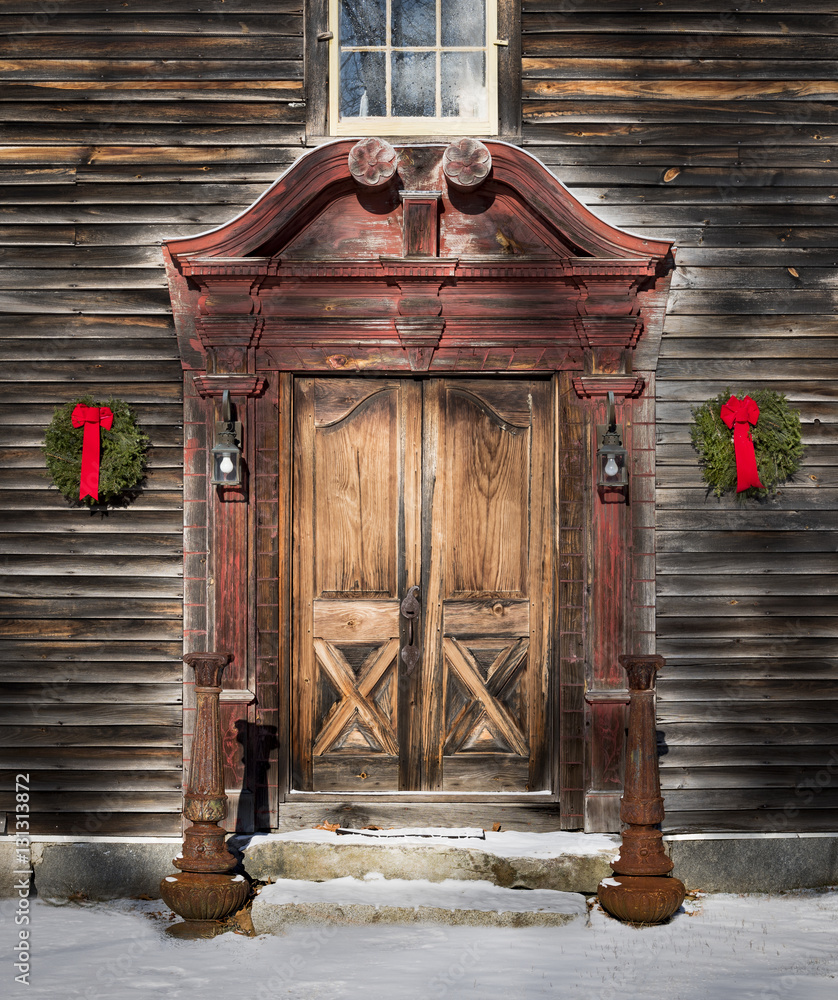 Obraz premium New England Colonial Door at Christmas