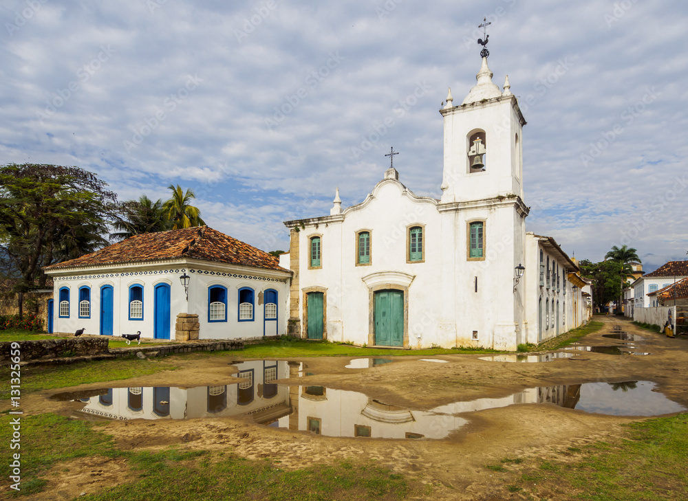 Brazil, State of Rio de Janeiro, Paraty, View of the Nossa Senhora das Dores Church.