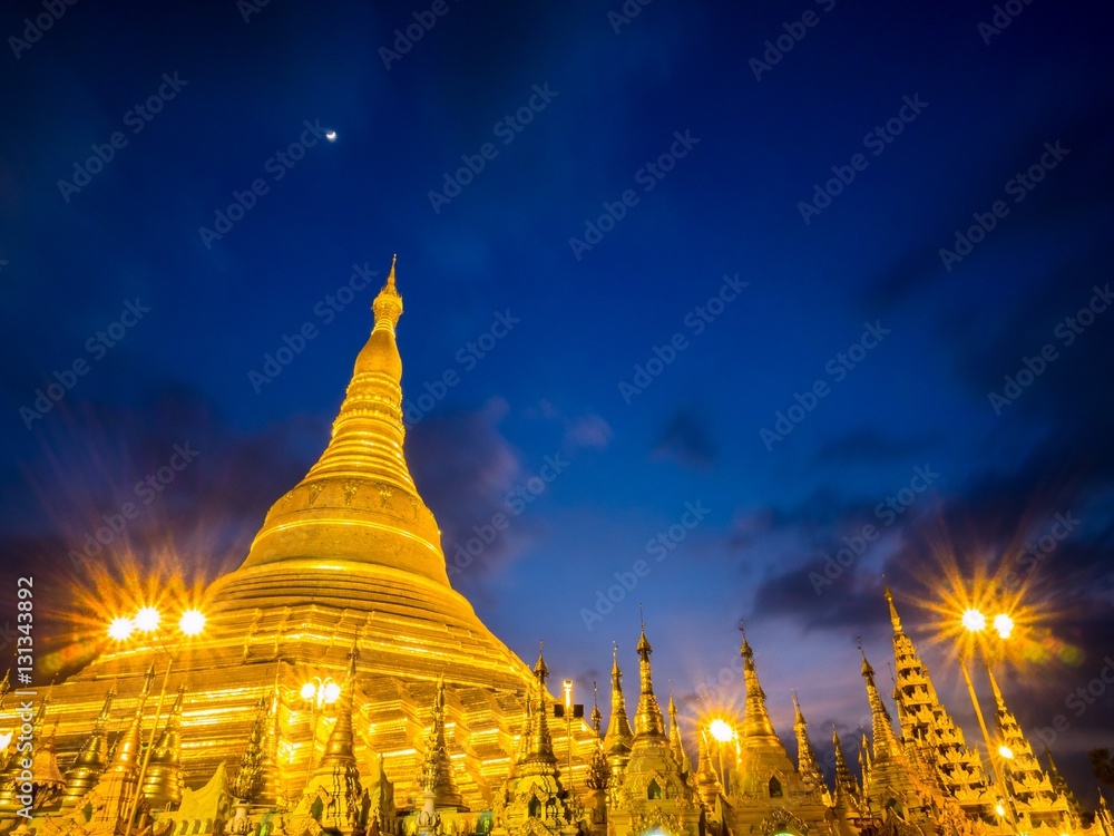 Naklejka premium Visiting the Shwedagon Pagoda in Yangon, Myanmar