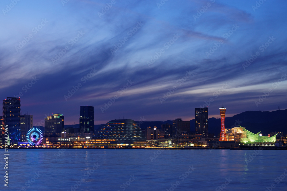 神戸 ポートアイランドから見る中突堤の夜景