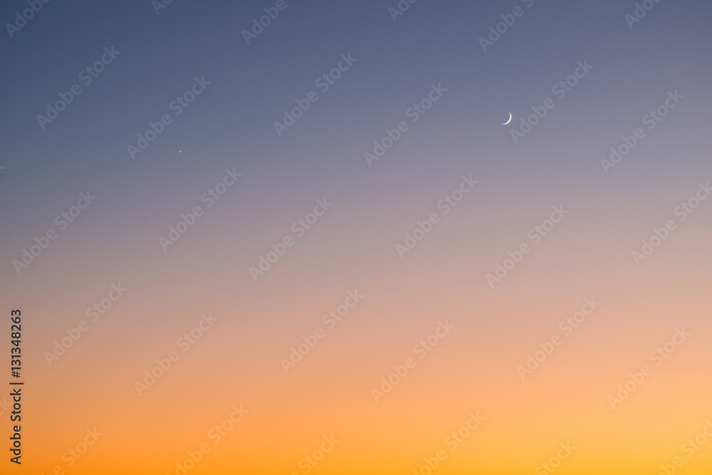 Sonnenuntergang mit Sichelmond Sonnenuntergang mit Sichelmond
