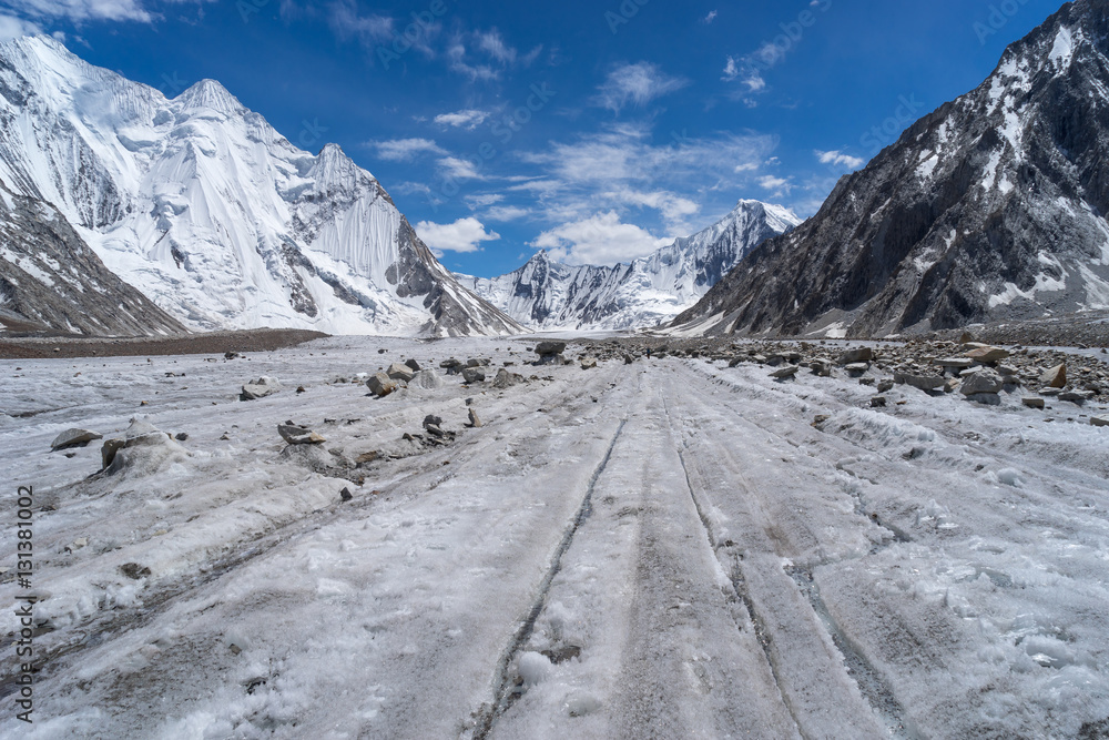 Obraz premium Vigne glacier toward to Ali camp, K2 trek, Skardu, Gilgit, Pakis