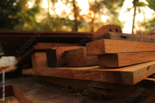 Wood crafting table
