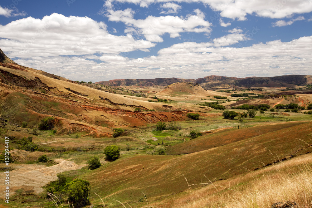 Obraz premium wavy deforested landscape of northwest Madagascar