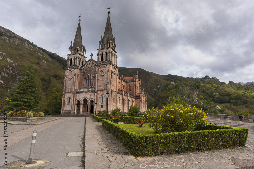 Santuario de Covadonga (Asturias, España).