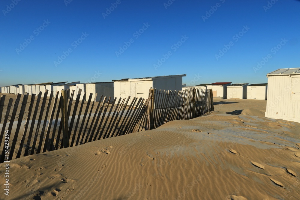 CABINS ON THE BEACH OF CALAIS IN WINTER , PAS DE CALAIS, HAUTS DE FRANCE , FRANCE