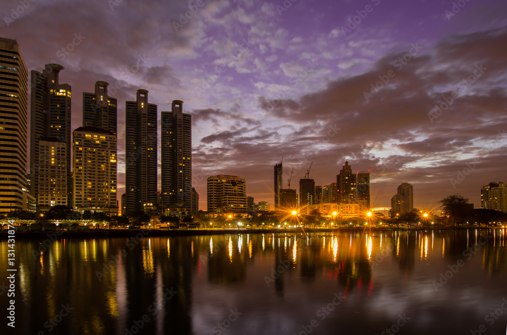 Fototapeta premium cityscape Benjakiti Park in Bangkok, Thailand