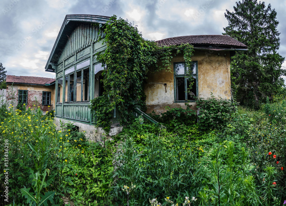 verlassene villa