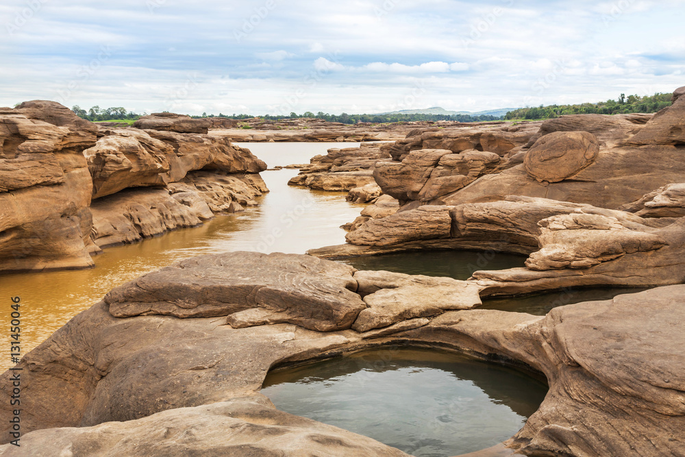 Sampanbok grand canyon  on mekong river  unseen of thailand 