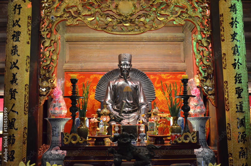Statut Confucius temple de la littérature à Hanoï Vietnam