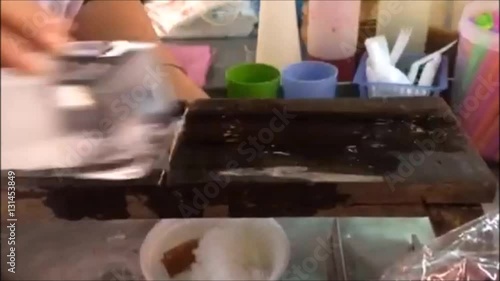 Make shaved ice
