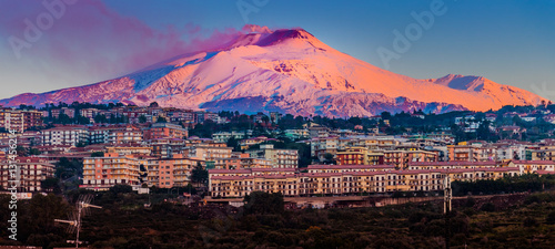 Moncibello, l'Etna all'alba.