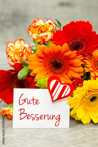 Blumen und Karte: Gute Besserung