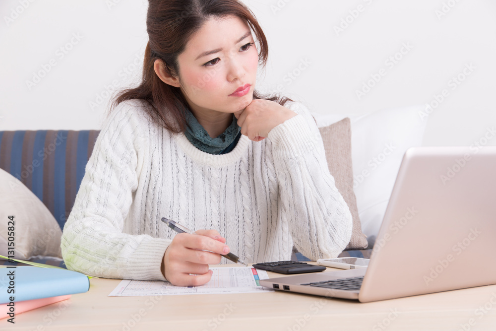 確定申告・女性 確定申告・女性