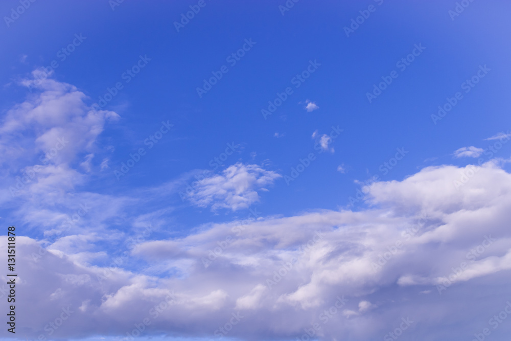  Beautiful blue sky with clods.It can be used for background