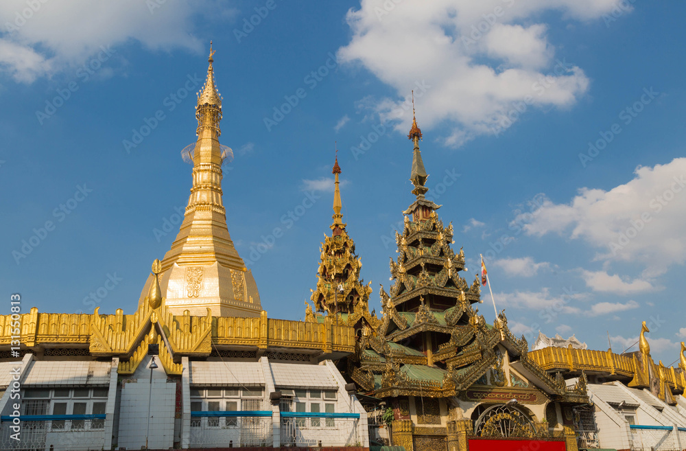 Fototapeta premium The Sule Paya, Yangon, Myanmar