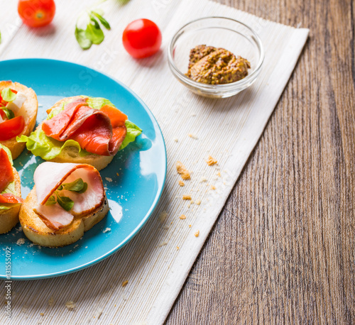 Bruschetta with salmon and bacon