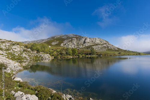 Lago Enol, Lagos de Covadonga (Asturias, España).