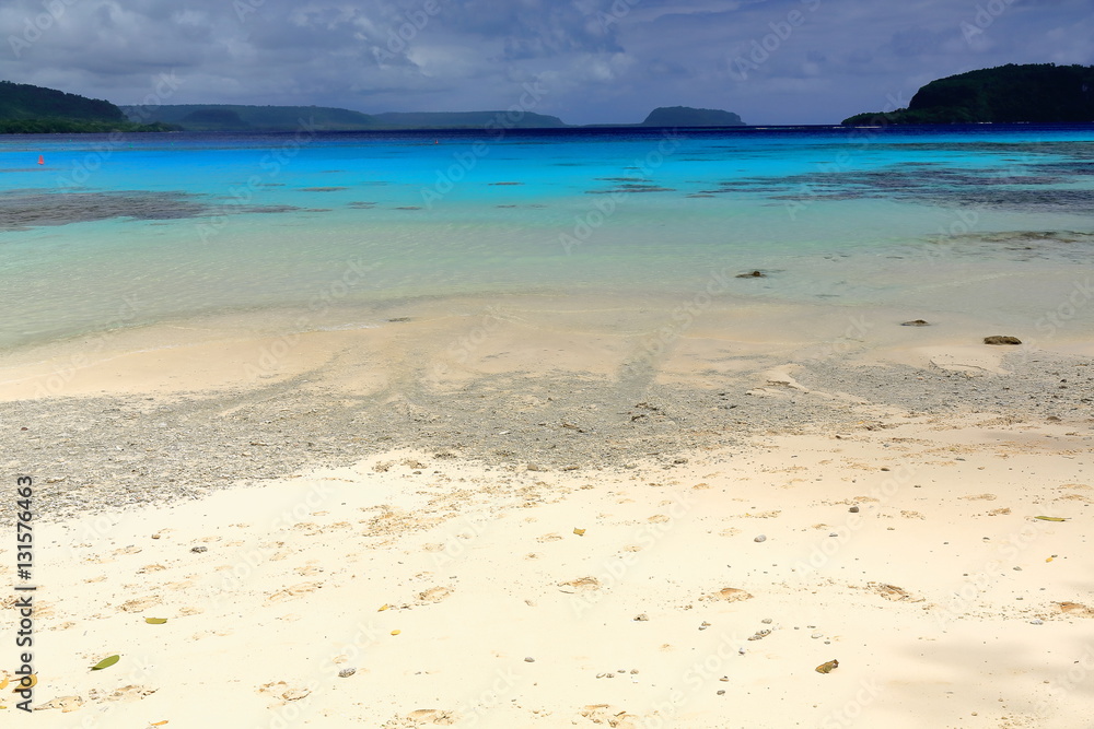 White sands-green blue water-Champagne beach. Espiritu Santo island-Vanuatu. 7323