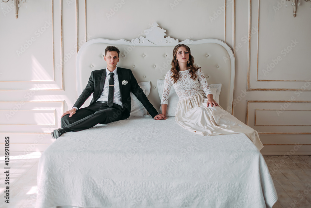 Wedding day posing guide for couples | Zoe Larkin Photography