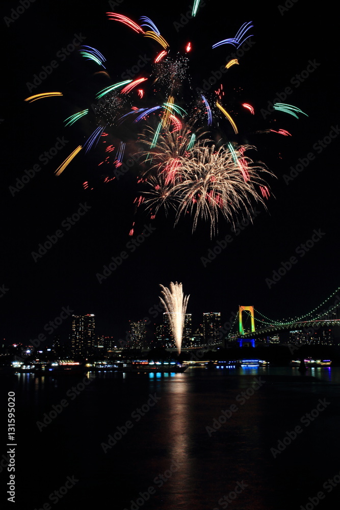 綺麗な冬空の花火 お台場花火大会 Stock Photo Adobe Stock