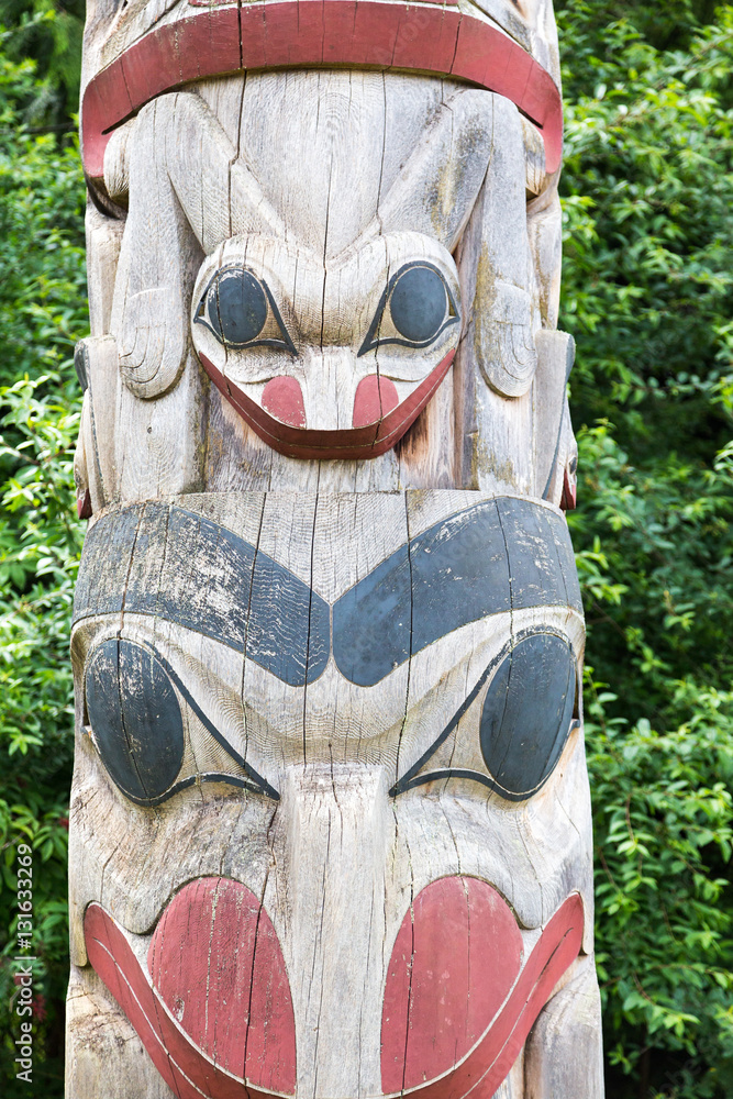 Faces on Old Totem Faces on Old Totem